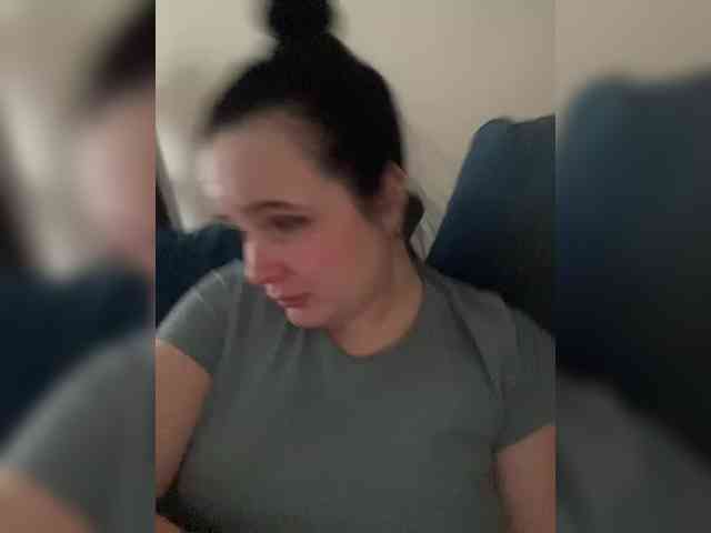 Lizzi-Peach Live Webcam on BongaCams