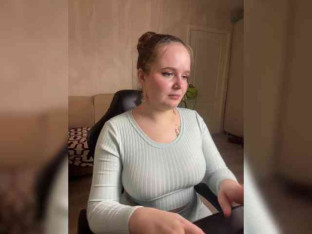Lizzi-Peach webcam