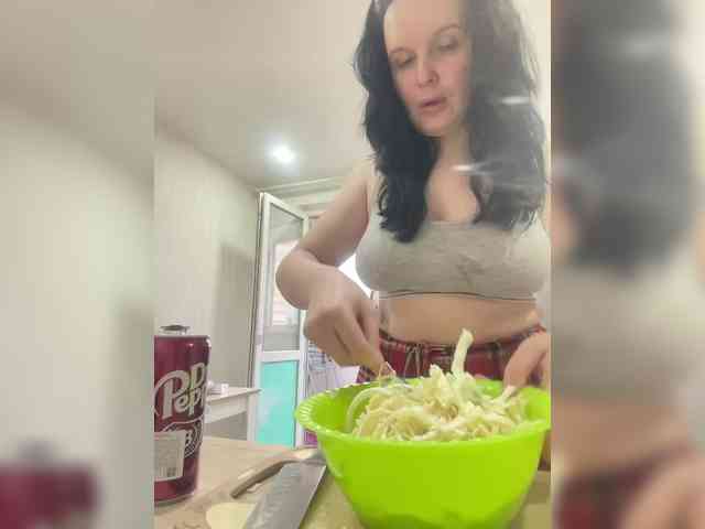 Lizzi-Peach Live Webcam on BongaCams