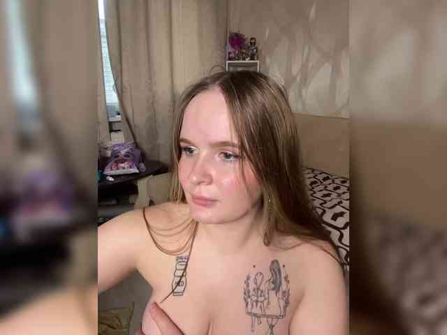 Lizzi-Peach webcam