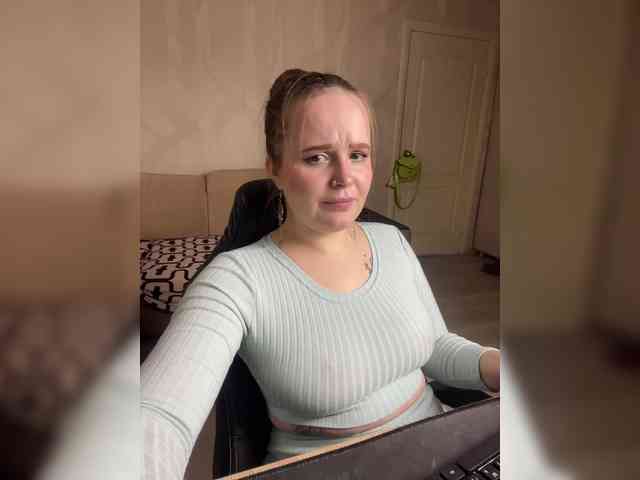 Lizzi-Peach webcam