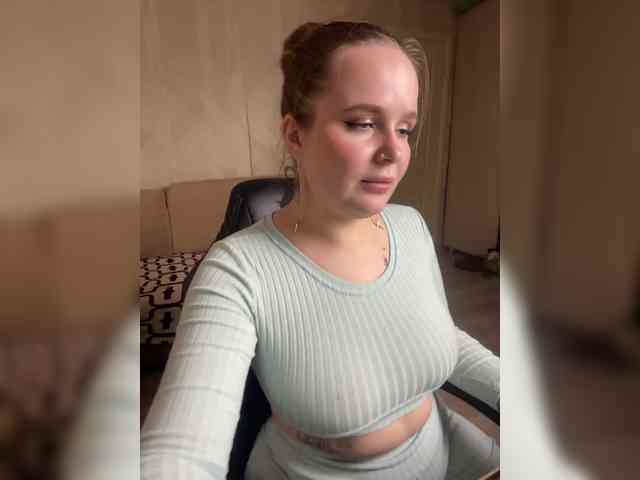 Lizzi-Peach webcam