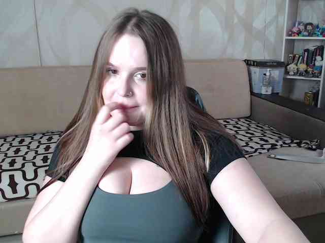 Lizzi-Peach webcam