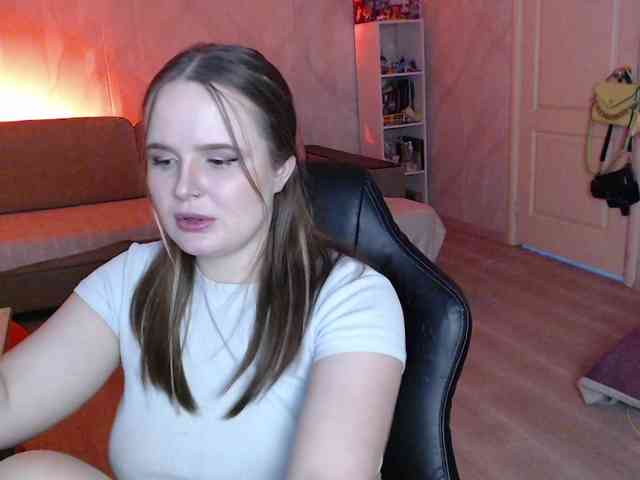 Lizzi-Peach webcam