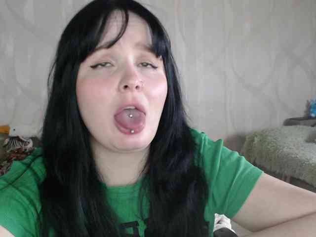 Lizzi-Peach Live Webcam on BongaCams