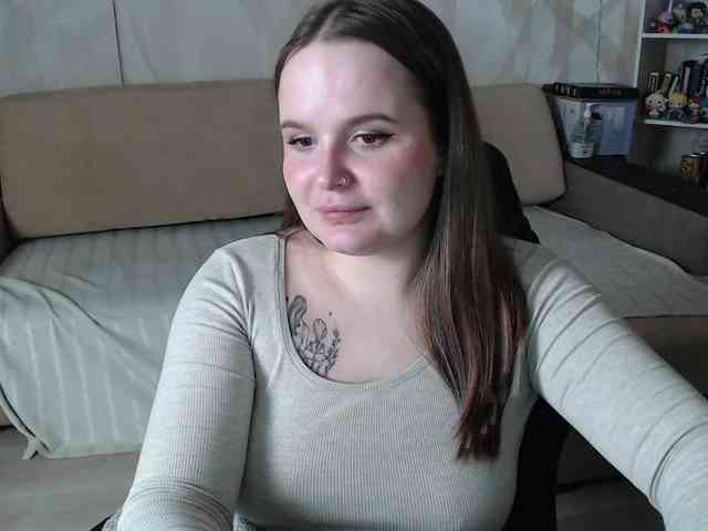 Lizzi-Peach webcam