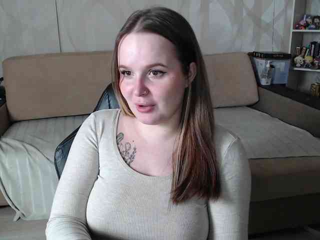 Lizzi-Peach webcam