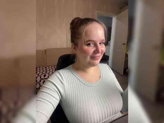 Lizzi-Peach webcam