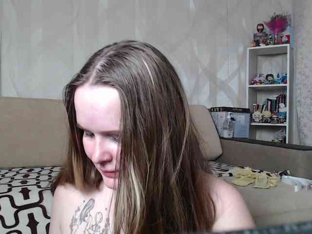 Lizzi-Peach webcam
