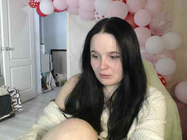 Lizzi-Peach Live Webcam on BongaCams