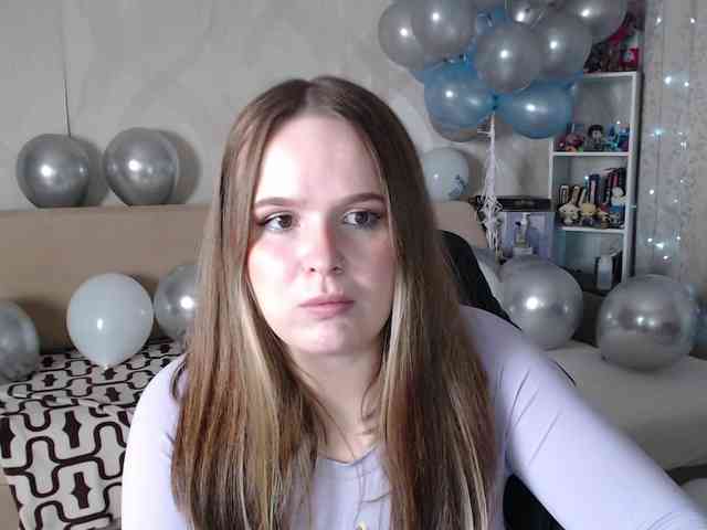 Lizzi-Peach webcam
