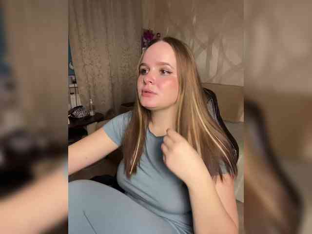 Lizzi-Peach webcam