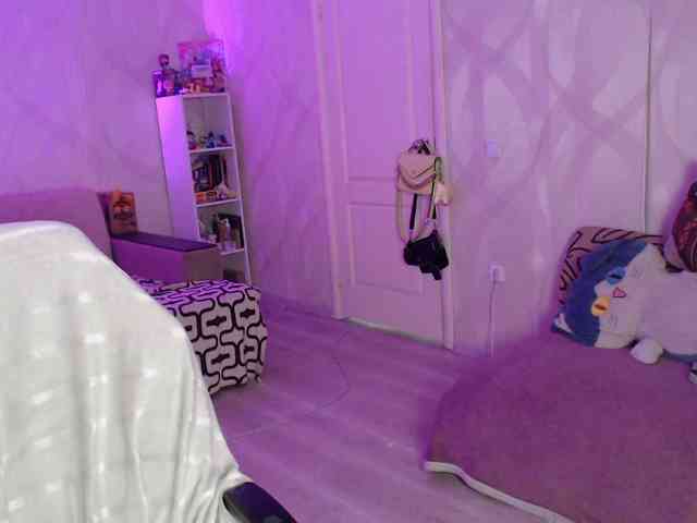 Lizzi-Peach Live Webcam on BongaCams