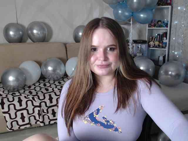 Lizzi-Peach webcam