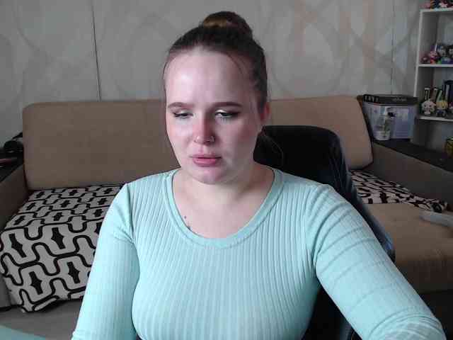 Lizzi-Peach webcam