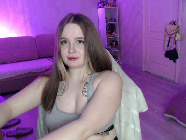 Lizzi-Peach webcam