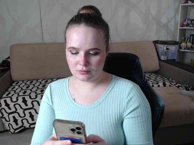 Lizzi-Peach webcam