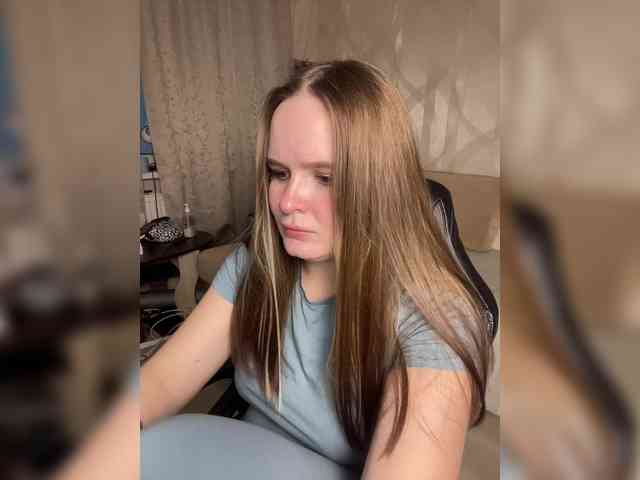 Lizzi-Peach webcam