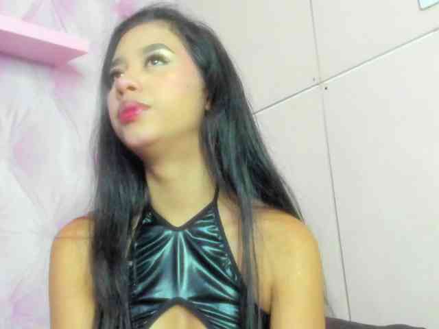 MilaGray webcam