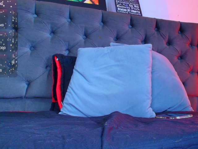 elinne-hendrix's BongaCams show and profile