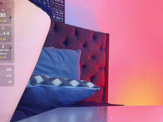 elinne-hendrix's BongaCams show and profile