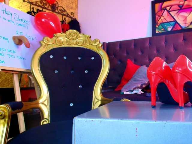 elinne-hendrix's BongaCams show and profile