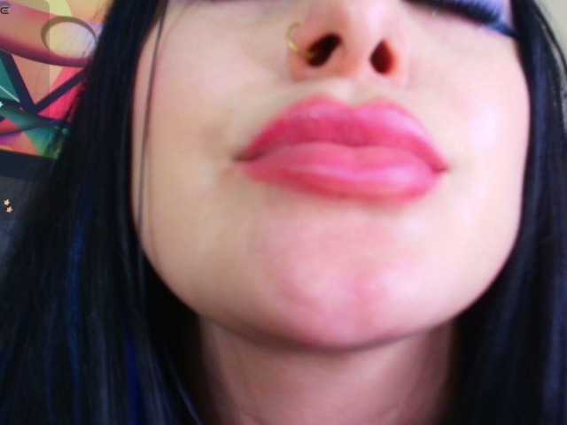 elinne-hendrix's BongaCams show and profile