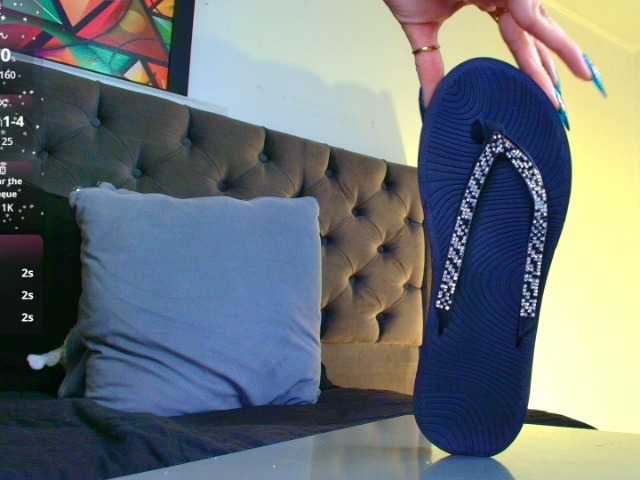 elinne-hendrix's BongaCams show and profile