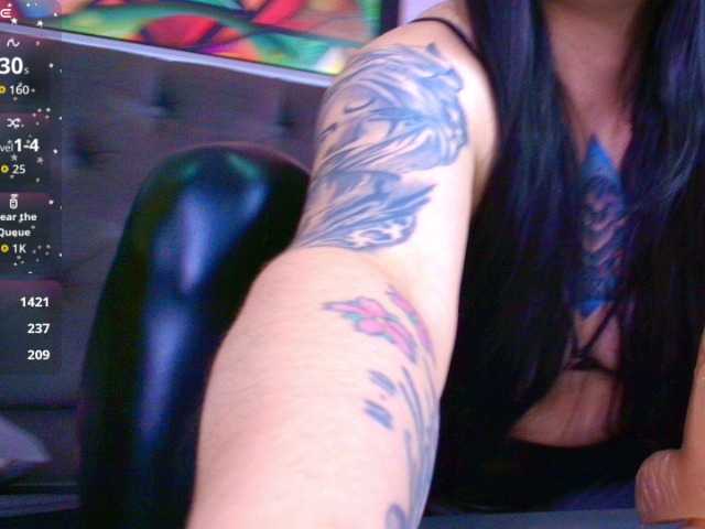 elinne-hendrix's BongaCams show and profile