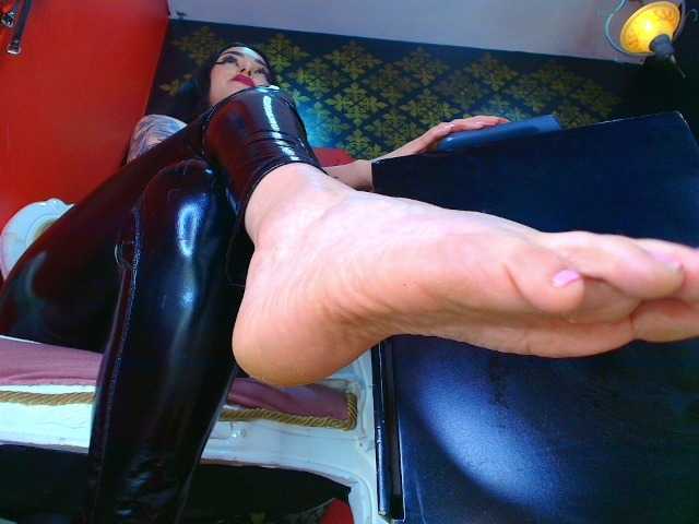 elinne-hendrix webcam