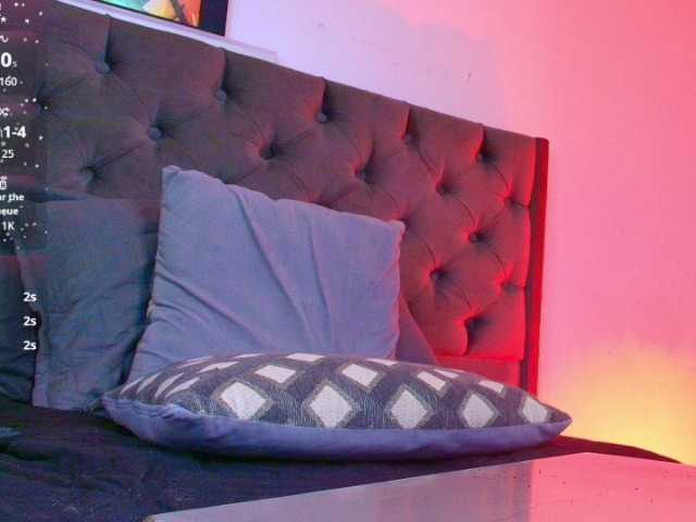 elinne-hendrix's BongaCams show and profile