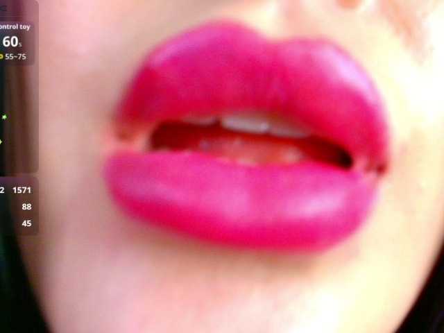 elinne-hendrix's BongaCams show and profile