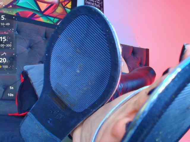 elinne-hendrix webcam