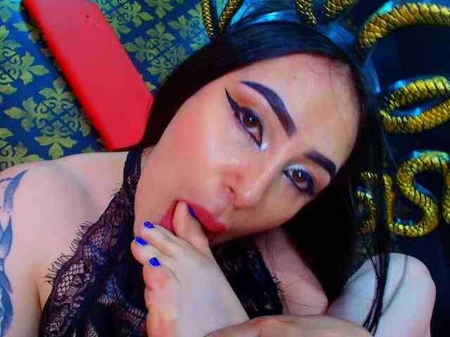 elinne-hendrix webcam