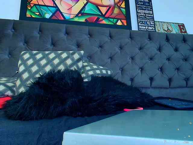 elinne-hendrix webcam