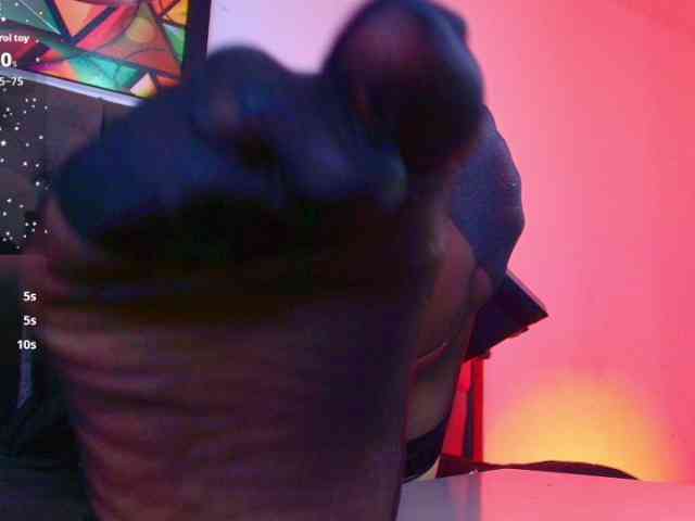 elinne-hendrix Live Webcam on BongaCams