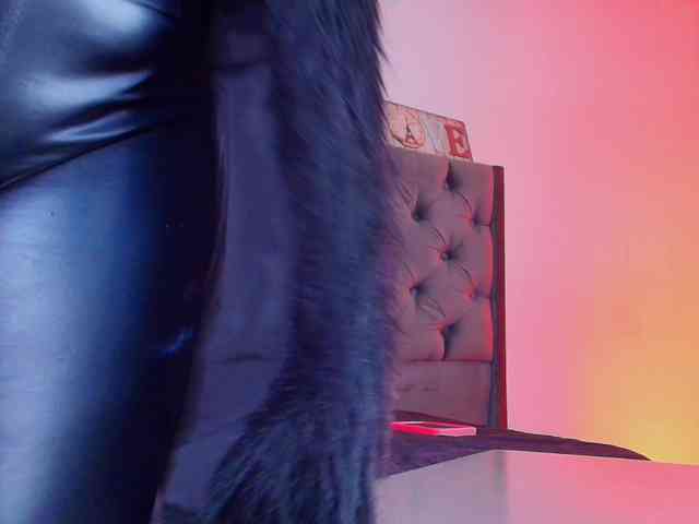 elinne-hendrix webcam