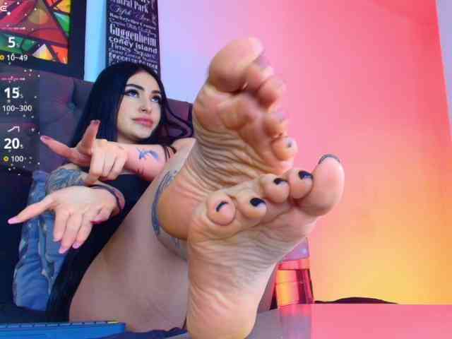 elinne-hendrix webcam