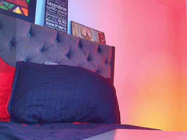 elinne-hendrix webcam