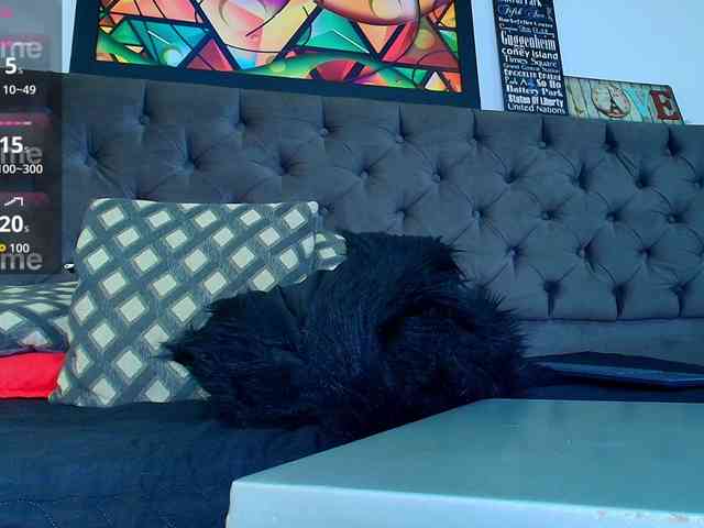 elinne-hendrix webcam