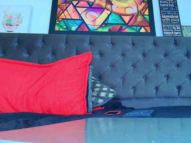 elinne-hendrix webcam