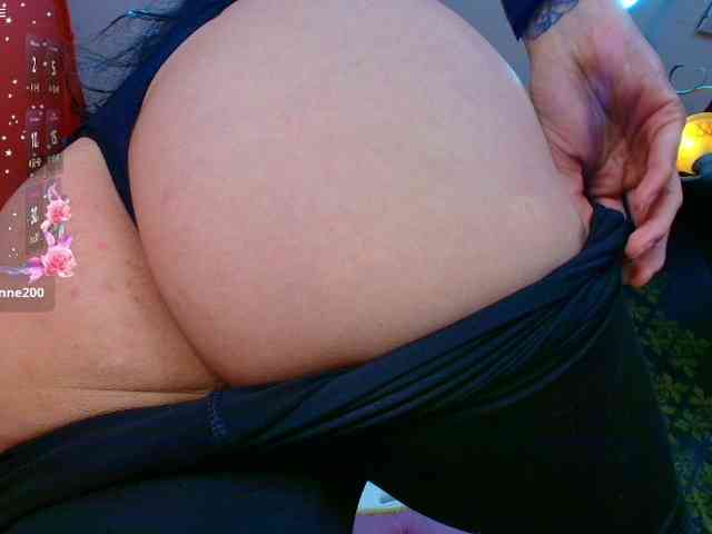 elinne-hendrix webcam