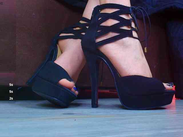 elinne-hendrix webcam