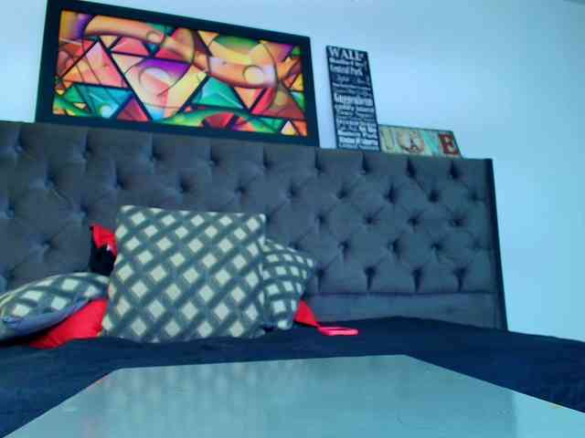 elinne-hendrix webcam