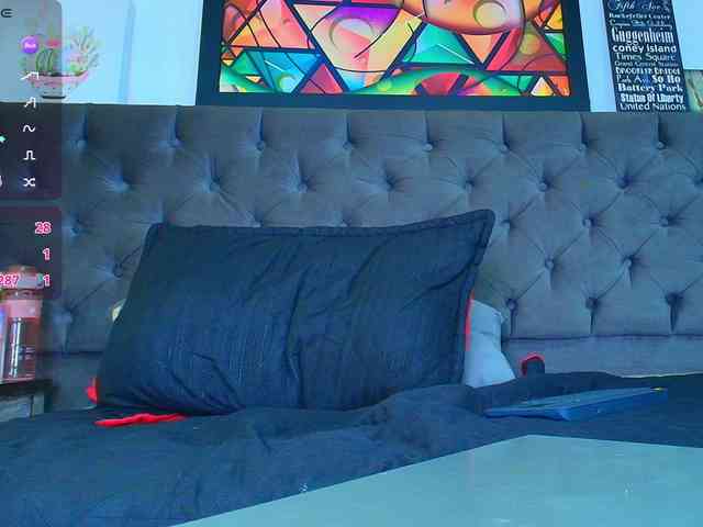 elinne-hendrix webcam