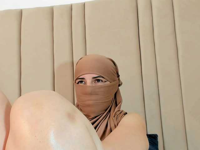 najwa's BongaCams show and profile