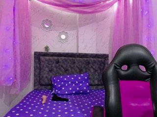 mia-thommson Porn Show