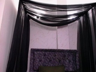 mia-thommson Porn Show