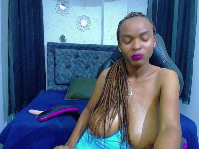 mia-thommson's BongaCams show and profile