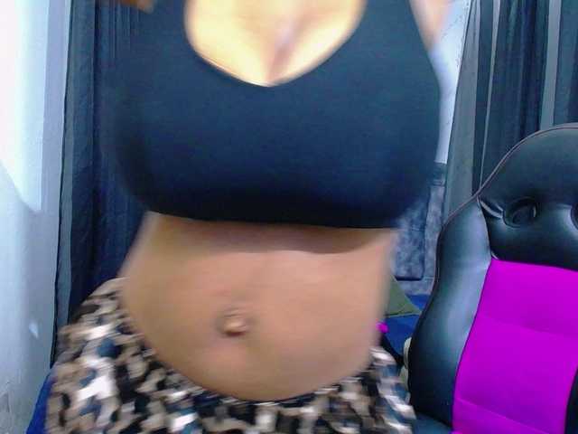 mia-thommson's BongaCams show and profile